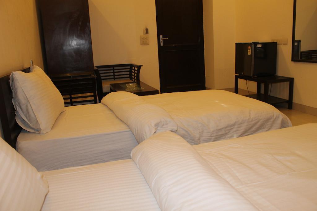 Airport Hotel Jet Inn Suites New Delhi Exterior photo