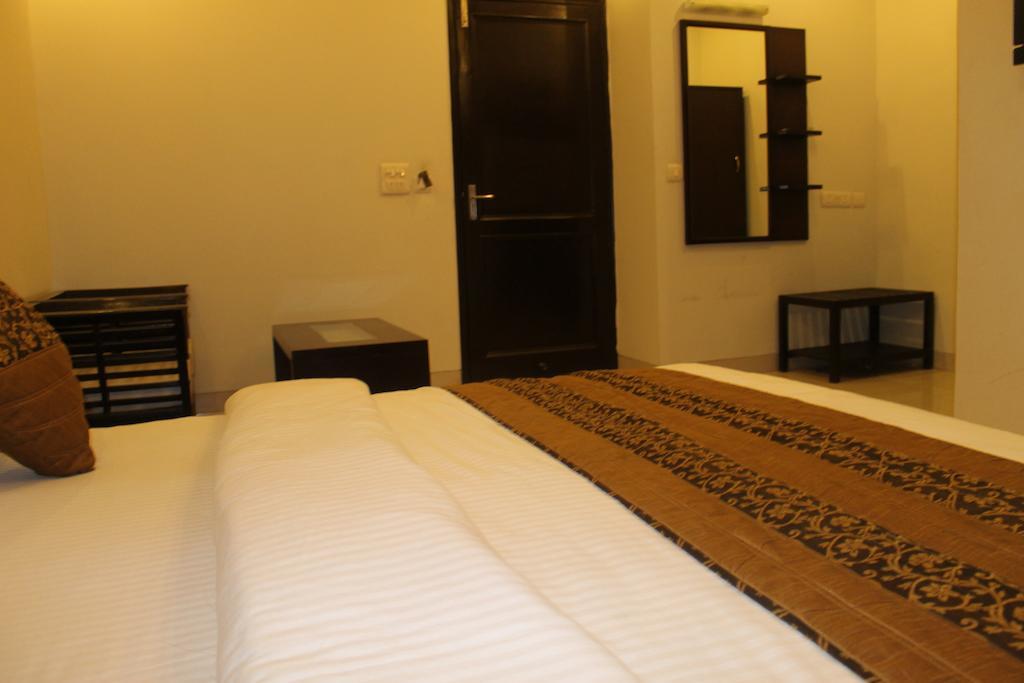 Airport Hotel Jet Inn Suites New Delhi Exterior photo