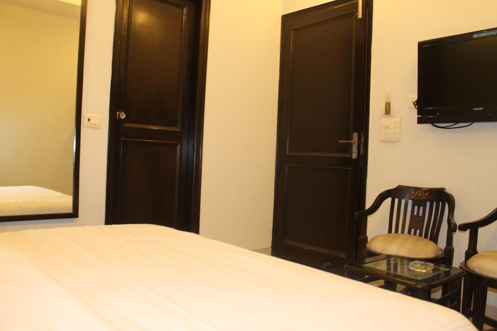 Airport Hotel Jet Inn Suites New Delhi Exterior photo
