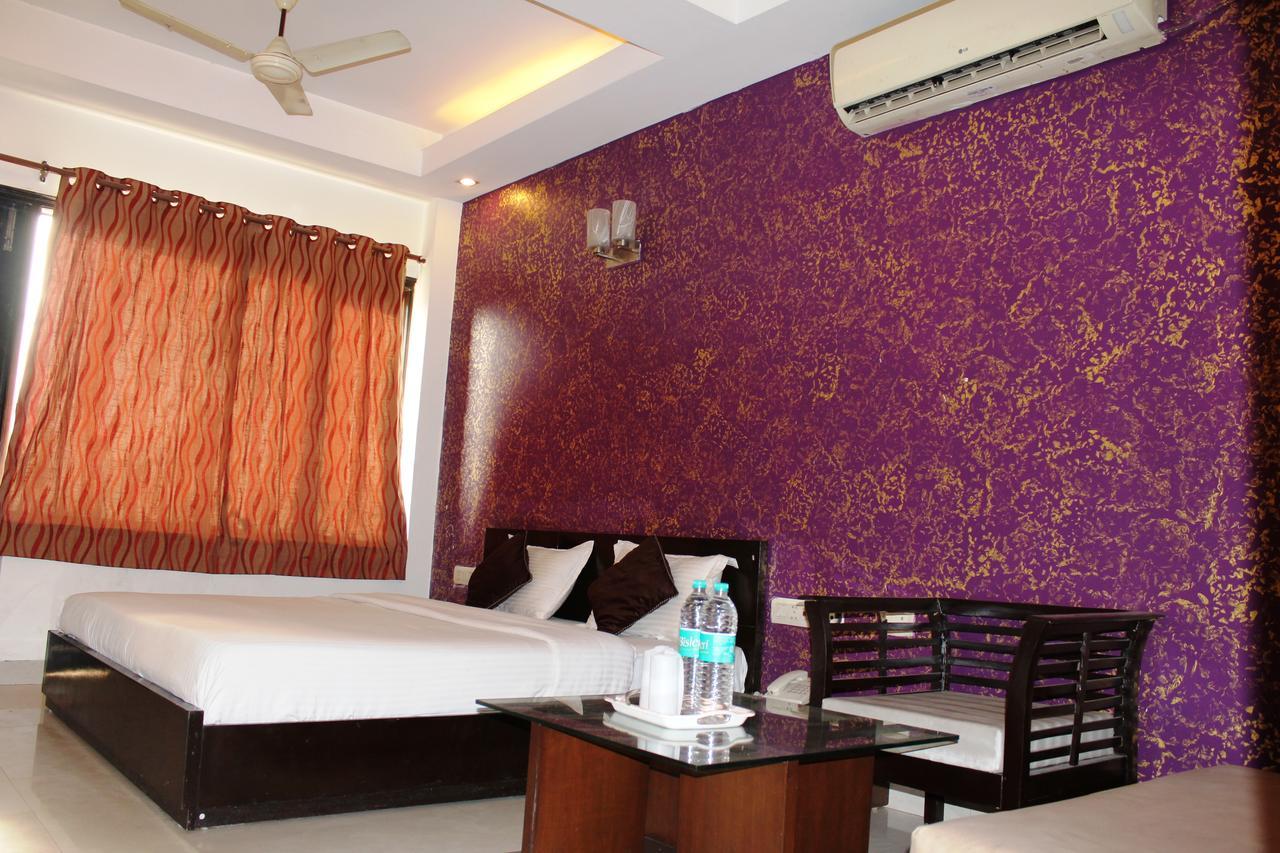 Airport Hotel Jet Inn Suites New Delhi Exterior photo